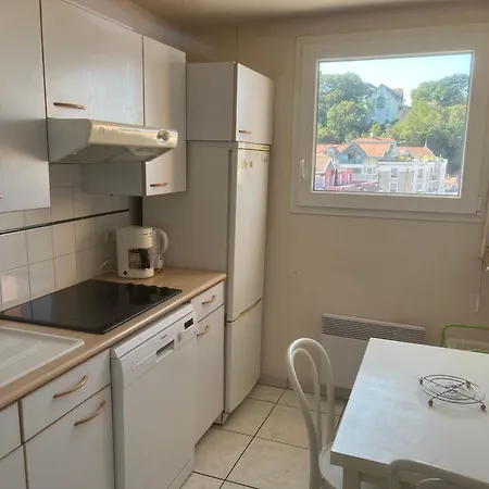 Apartamento - T3 Avec Terrasse Et Parking - Fr-1-319-5