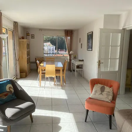 Appartement - T3 Avec Terrasse Et Parking - Fr-1-319-5